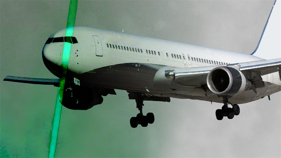 ILLEGAL Shining Laser Pointers At Aircraft Wfmynews2