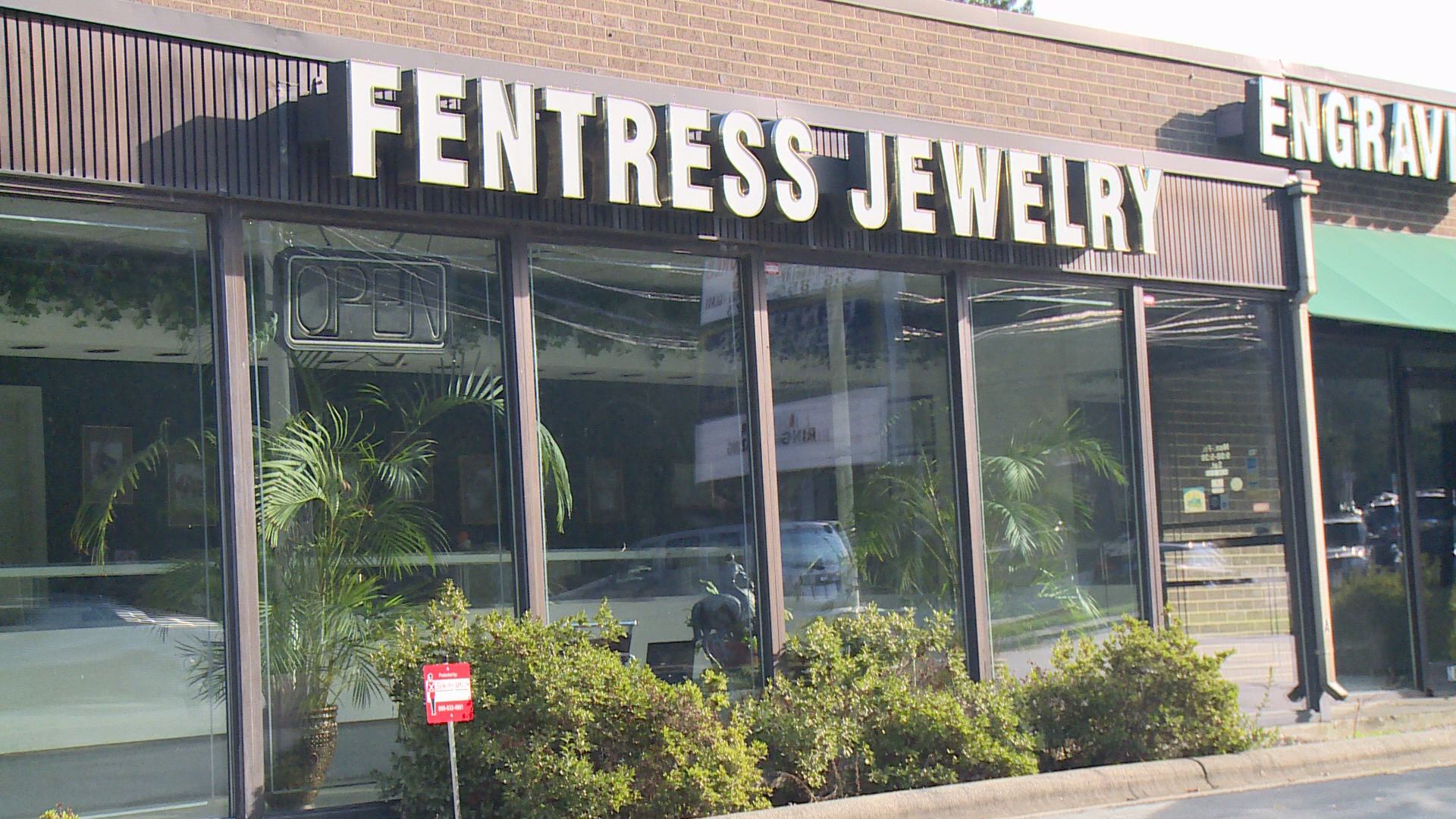 GPD Greensboro Jewelry Store Robbed at Gunpoint
