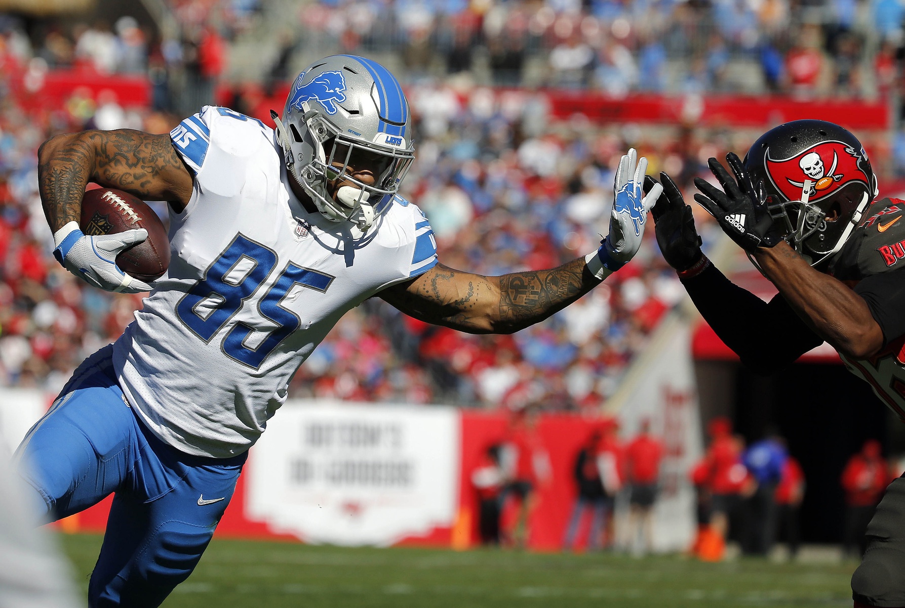 Ben L. Smith Alum Eric Ebron Signs With Colts